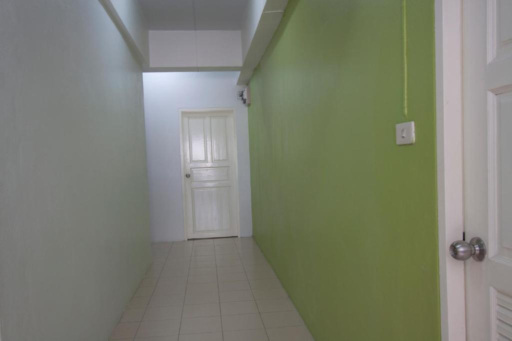 Room@ฉลอง ห้อง รูปภาพ